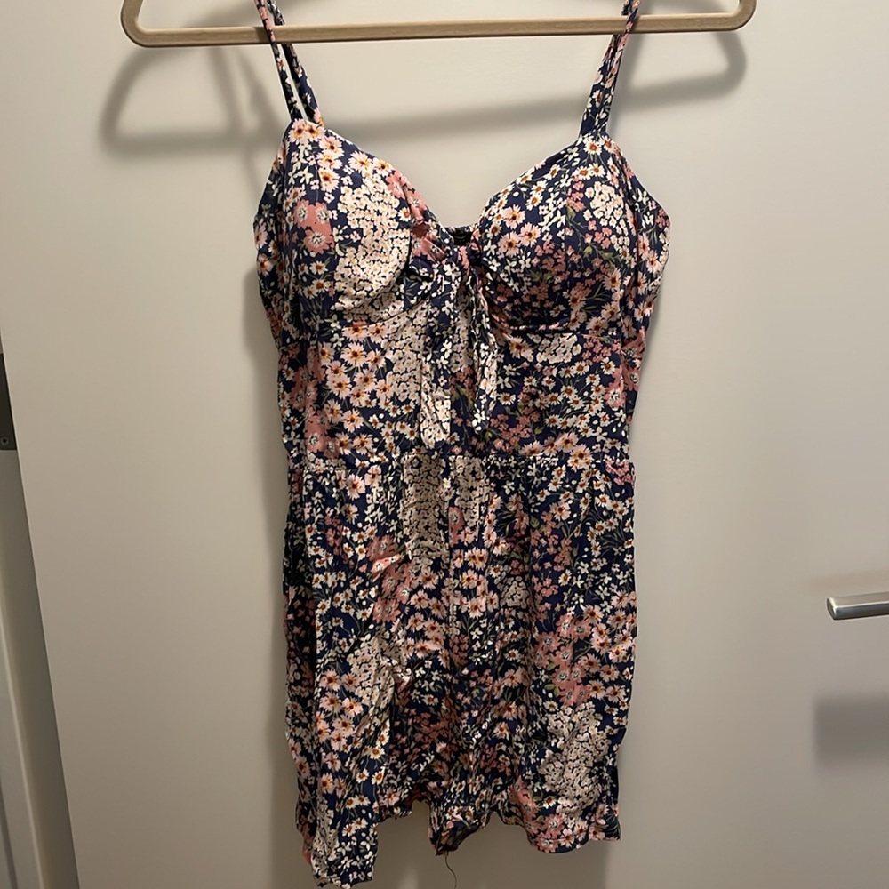 Lily Rose junior’s size medium floral romper
